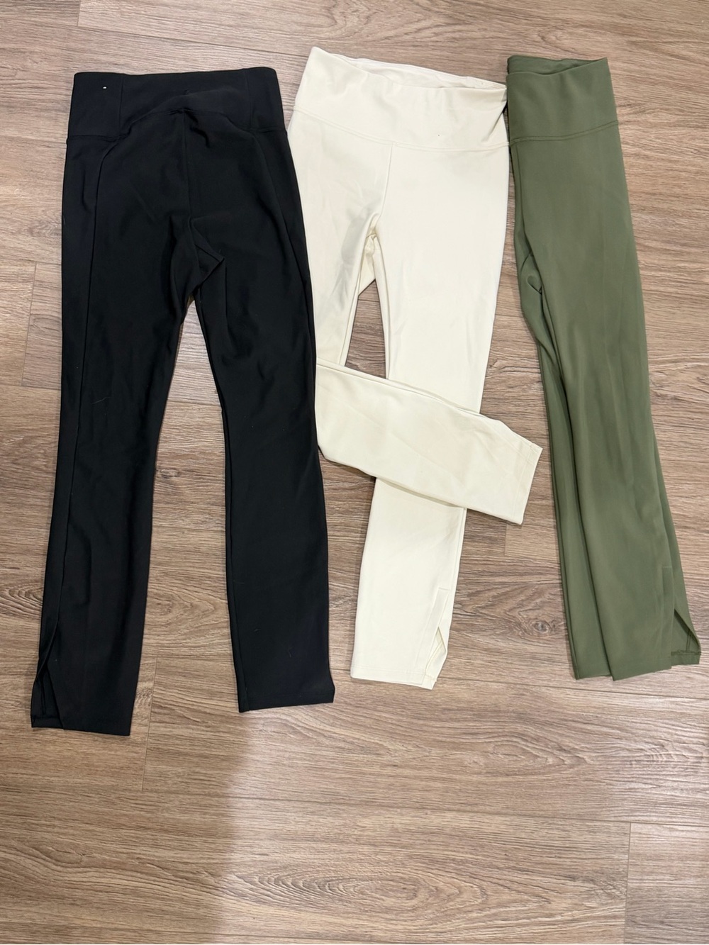 3-Pack High-Waist, Straight leg Leggings with Side Slit in Black, Cream & Olive